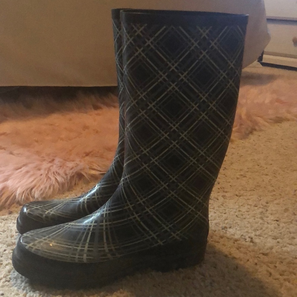 Rain boots